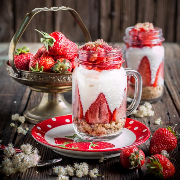 Bolo de Morango na Caneca